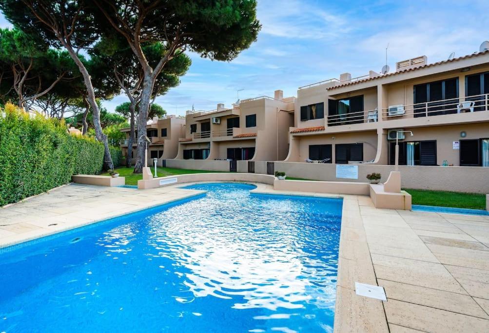 Alegria - Moradia Geminada Para 6 Com Piscina E Perto Dos Golfes Em Vilamoura Villa Quarteira Esterno foto